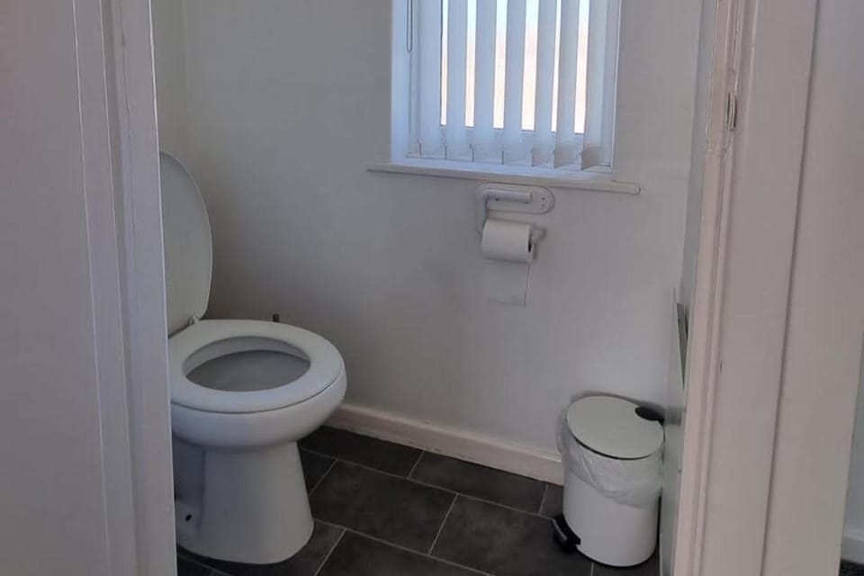 Doncaster-House-Sleeps8-Parking-Garden House in Doncaster