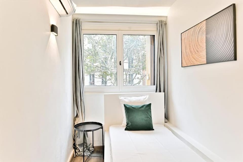 Bed, Bedroom