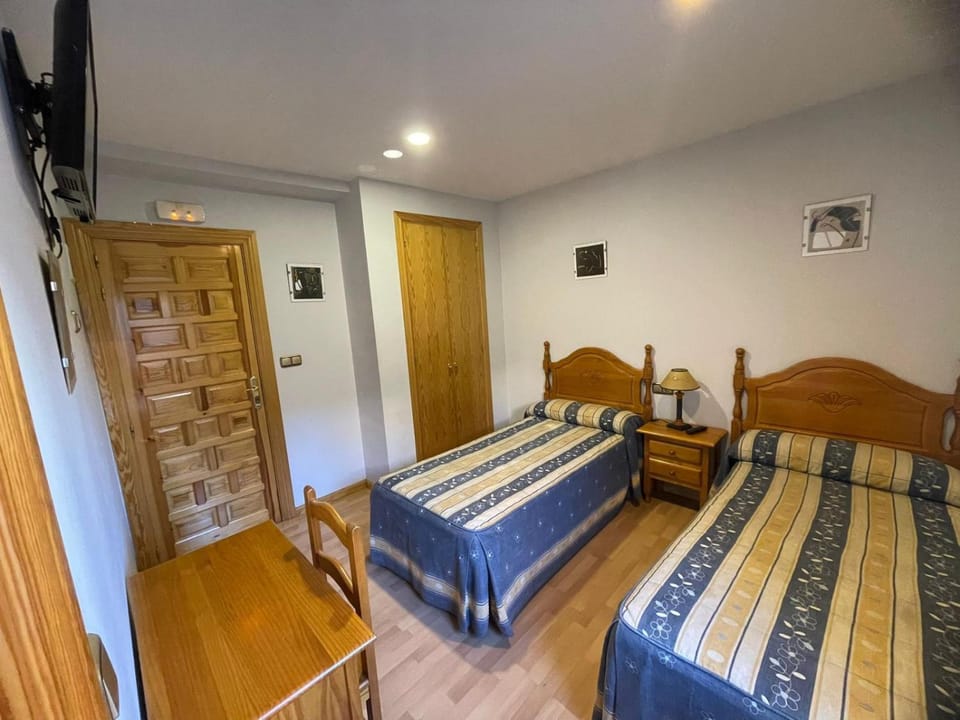 Pensión El Gallo Bed and Breakfast in Aragon
