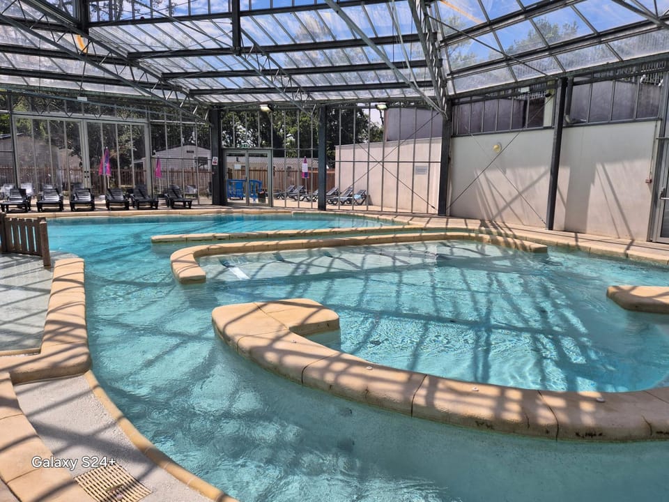 Day, Pool view, Swimming pool, sunbed