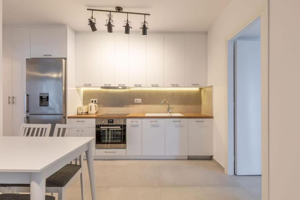 Mykonos Luxury Apartment with Jacuzzi Apartment in Mykonos, Mikonos 846 00, Greece