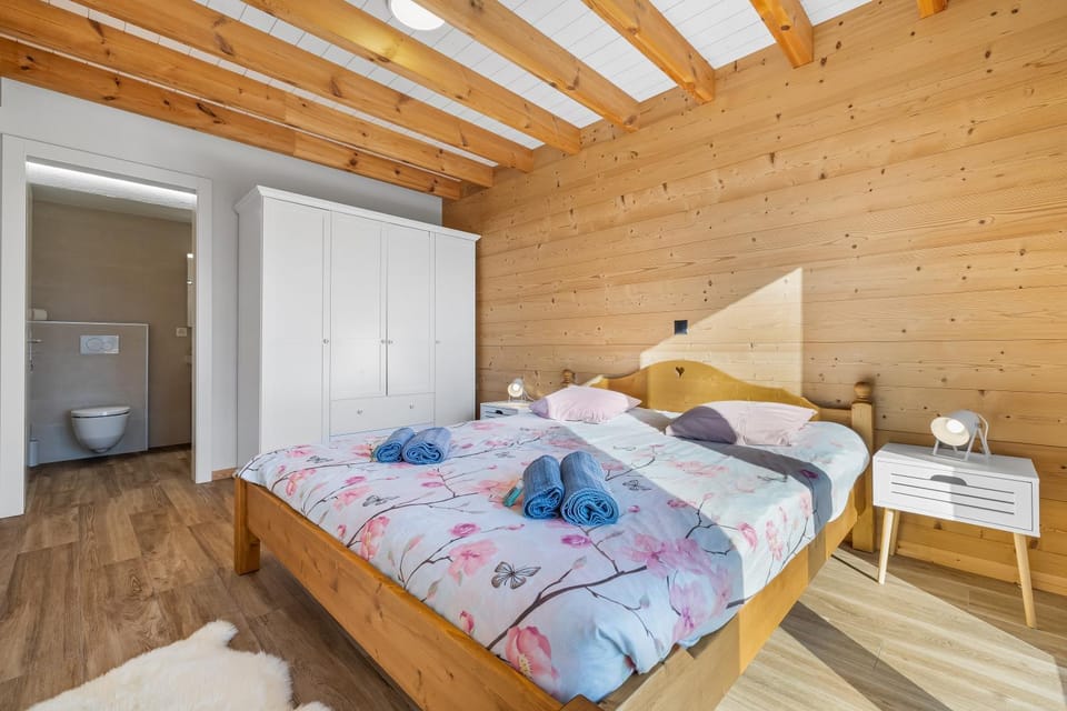 Bed, Photo of the whole room, Bedroom, towels, wardrobe