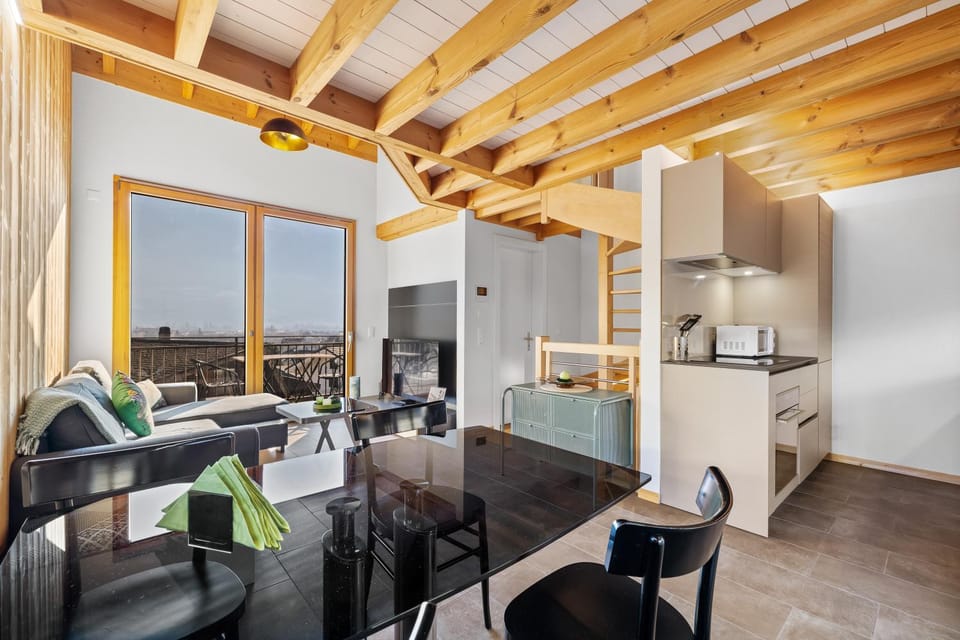 TV and multimedia, View (from property/room), Balcony/Terrace, Kitchen or kitchenette, Living room, Seating area, Dining area