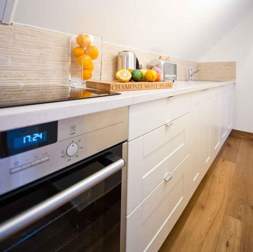 Coffee/tea facilities, Kitchen or kitchenette