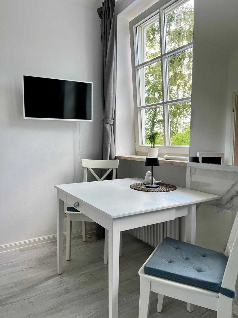 TV and multimedia, Dining area