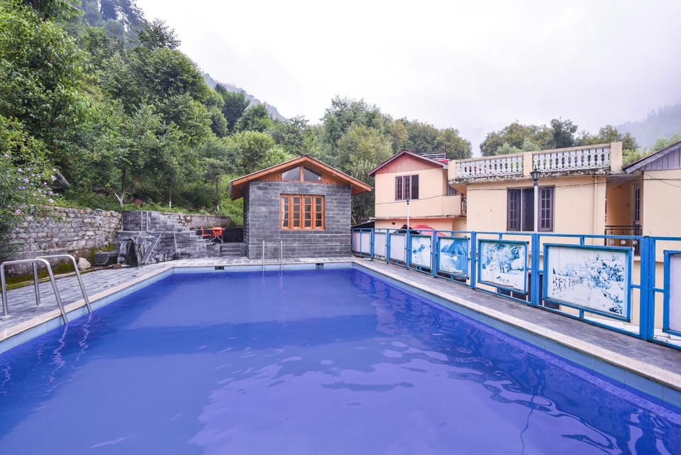 Swimming pool, Swimming pool