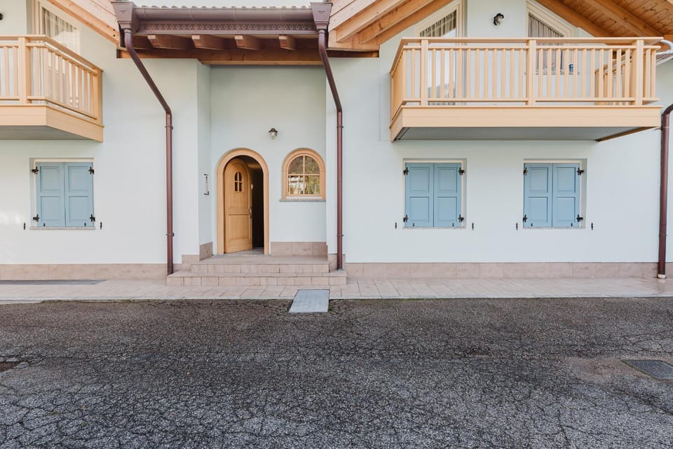 Property building, Facade/entrance