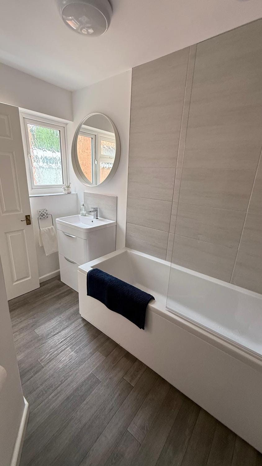 Shower, Bathroom, Bath, towels