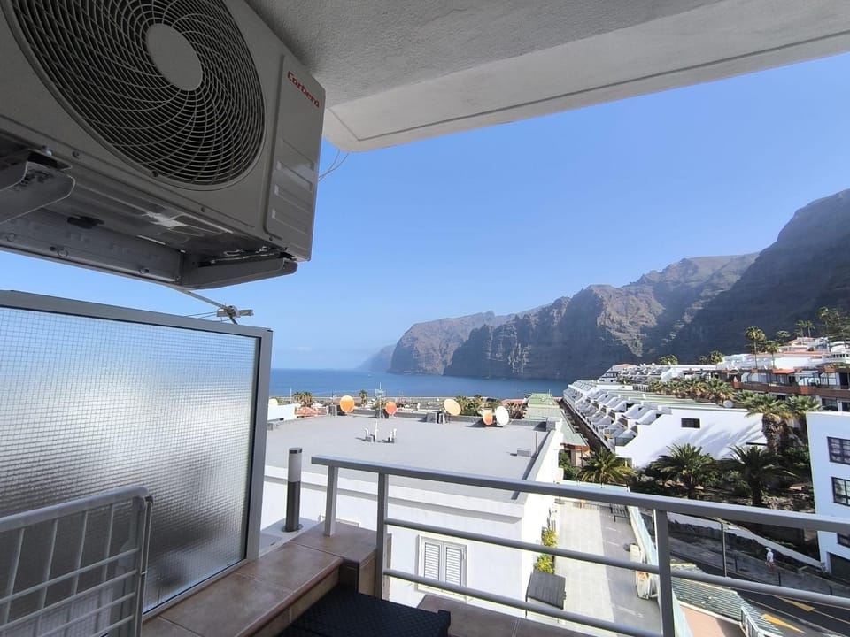 Apartment Helena Ocean View Los Gigantes Apartment in Acantilados de Los Gigantes