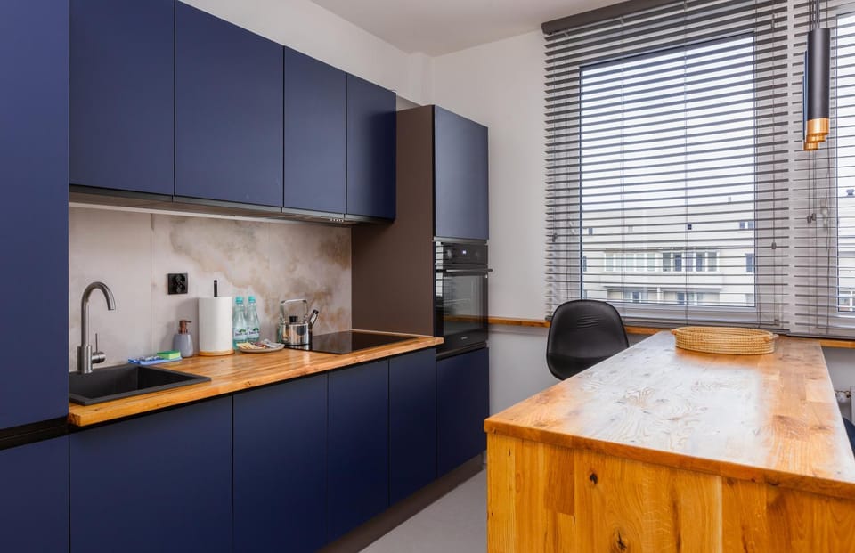 Kitchen or kitchenette, dishwasher
