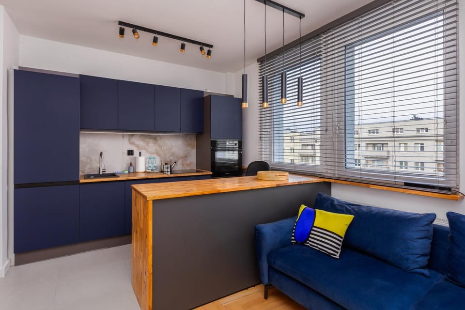 Kitchen or kitchenette, Living room, Seating area, stove