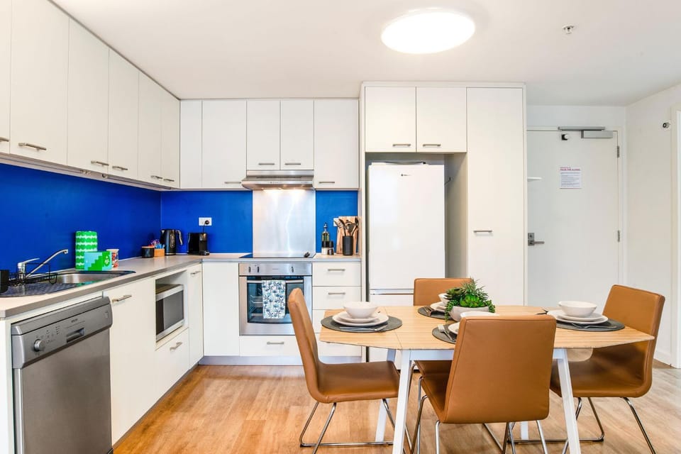Dining area, kitchen