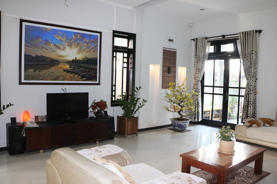 Communal lounge/ TV room, Lobby or reception