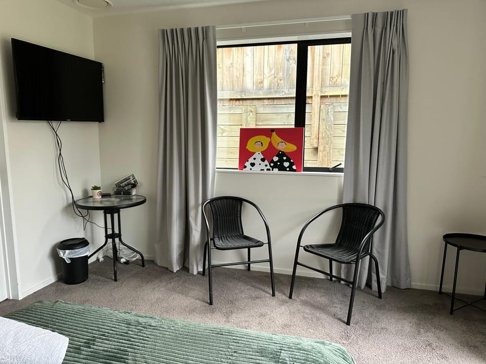 Hanleys Private Room near Ski Airport Vacation rental in Otago