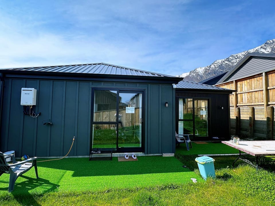 Property building, Spring, Natural landscape, Garden, Mountain view