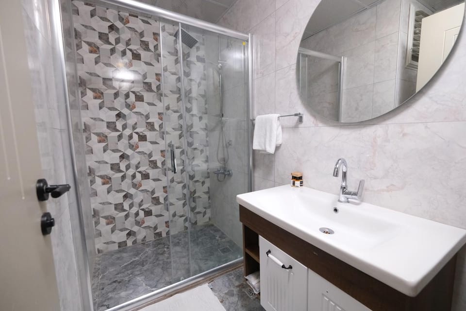 Shower, Bathroom