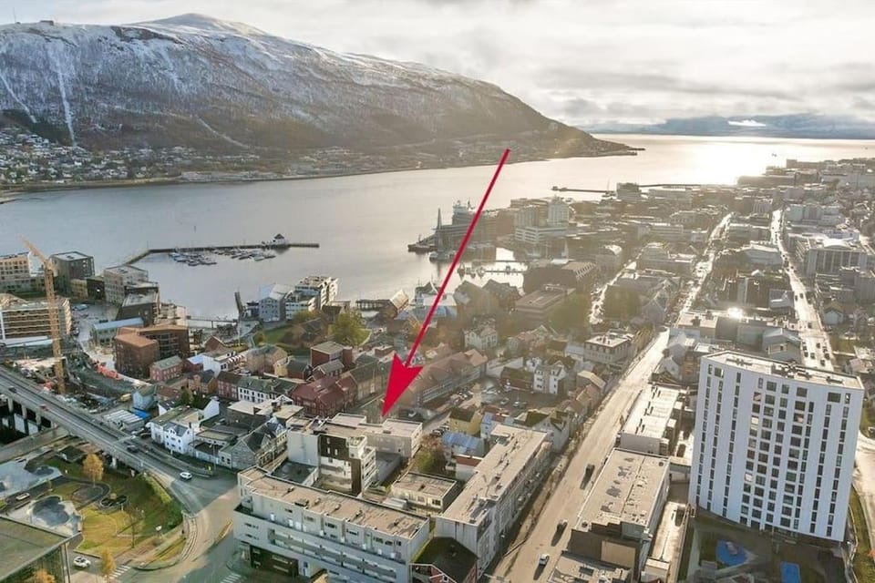 Property building, Neighbourhood, Bird's eye view