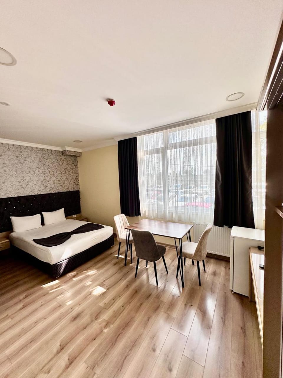 Photo of the whole room, Seating area, Dining area, Bedroom