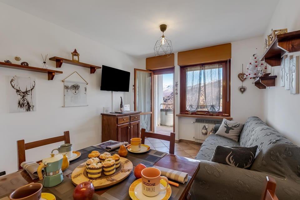 Living room, Dining area