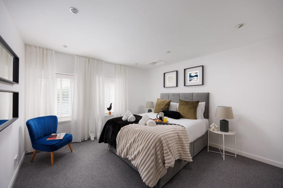Bed, Bedroom