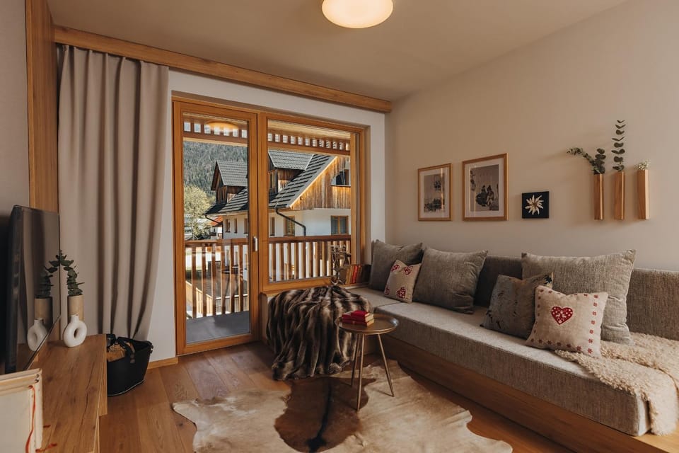 View (from property/room), Living room, Seating area