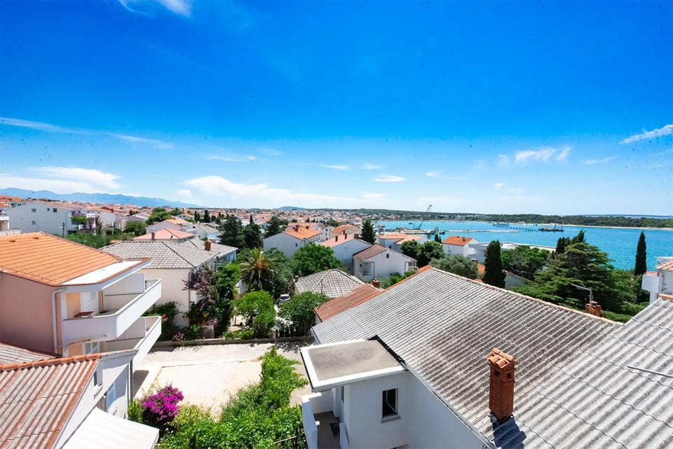 Garden view, Sea view