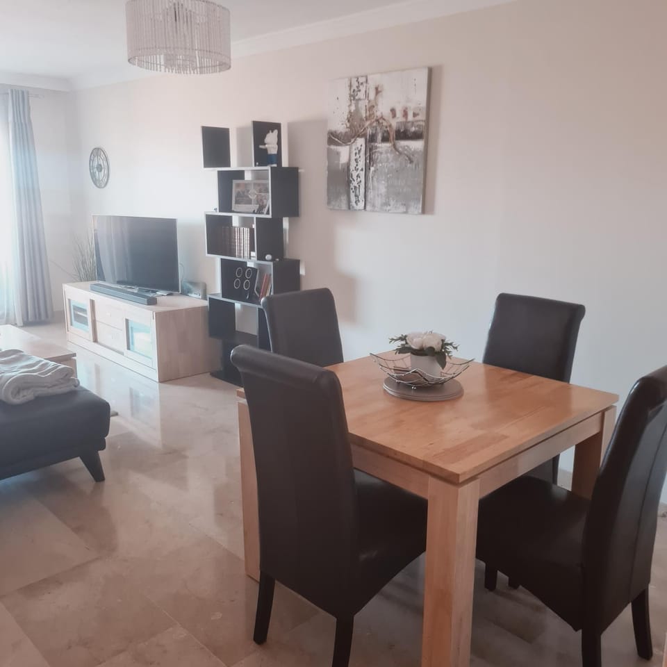 Communal lounge/ TV room, TV and multimedia, Living room, Seating area, Dining area, Internal: Not applicable to any particular room