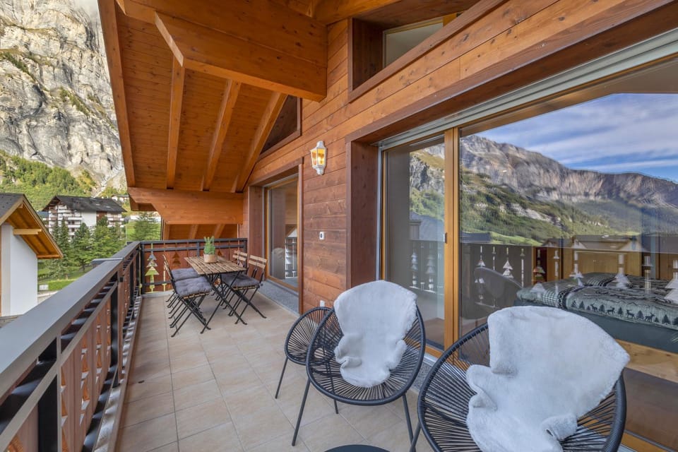 Day, Natural landscape, View (from property/room), Balcony/Terrace, Seating area, Dining area, Mountain view