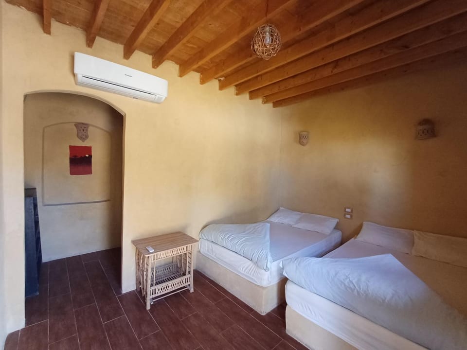 Bed, Photo of the whole room, Bedroom, air conditioner