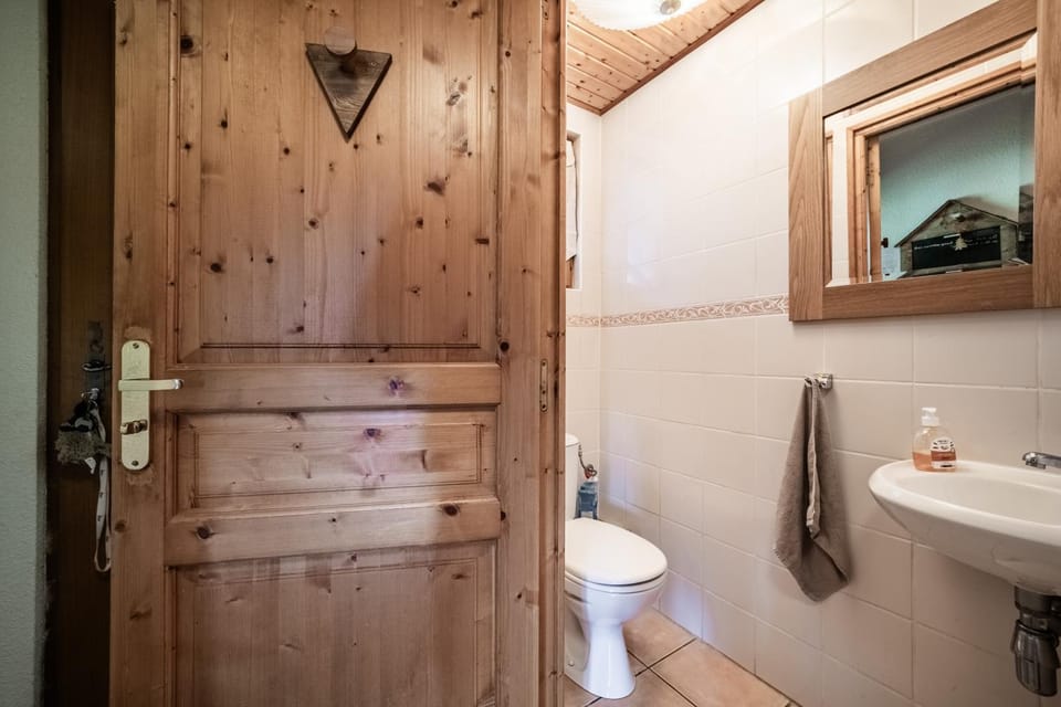 Bathroom, Living room