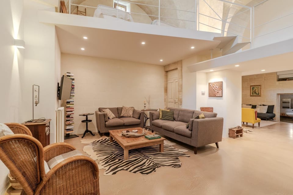 Property building, Living room