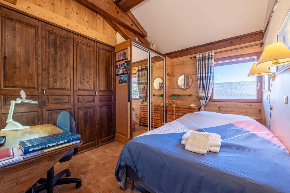 Property building, Living room, Bedroom