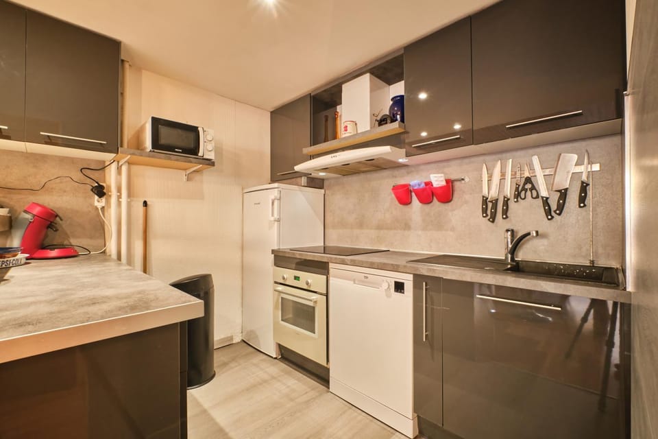 Kitchen or kitchenette, Living room