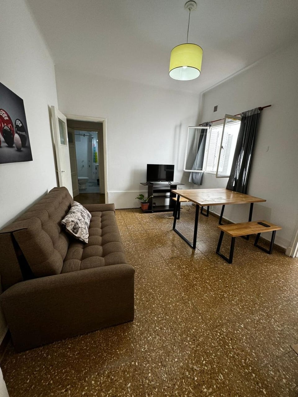 TV and multimedia, Living room, Seating area, Dining area