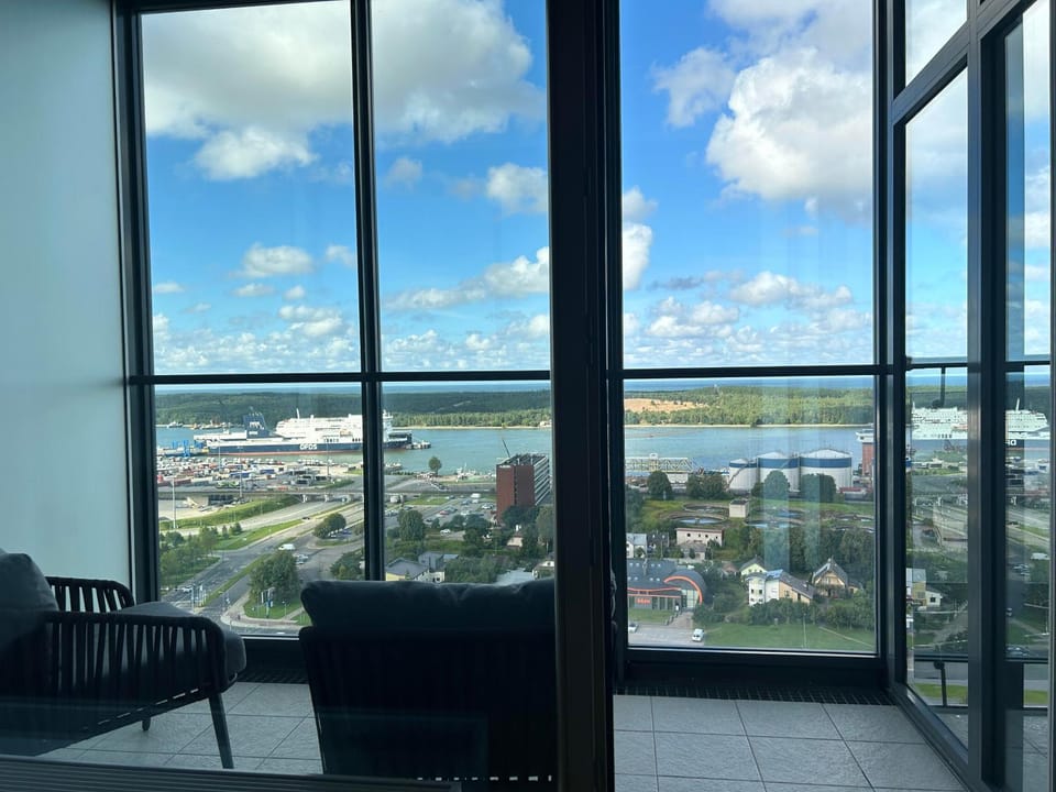 Day, Natural landscape, View (from property/room), Balcony/Terrace, Seating area, City view