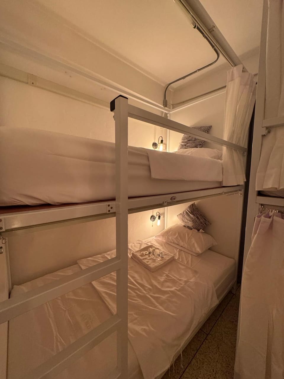 Twenty Two Place Hostel - Sukhumvit 22 Hostel in Bangkok