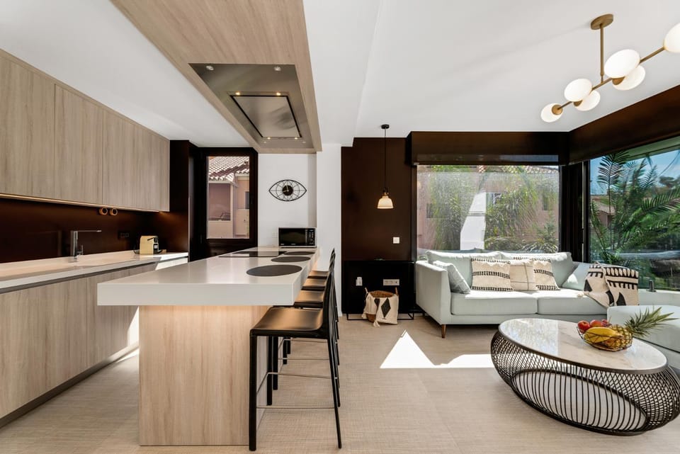 Living room, Seating area, kitchen