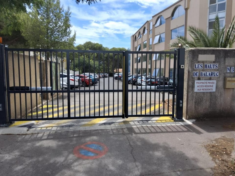 Day, Neighbourhood, Parking