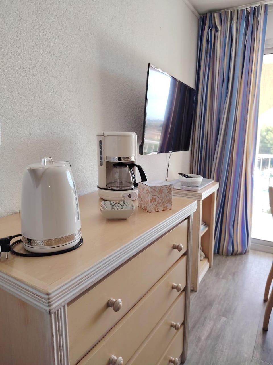 TV and multimedia, Coffee/tea facilities, toaster
