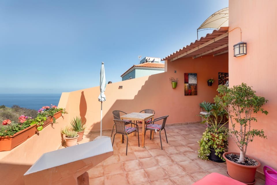 Property building, Balcony/Terrace, Living room
