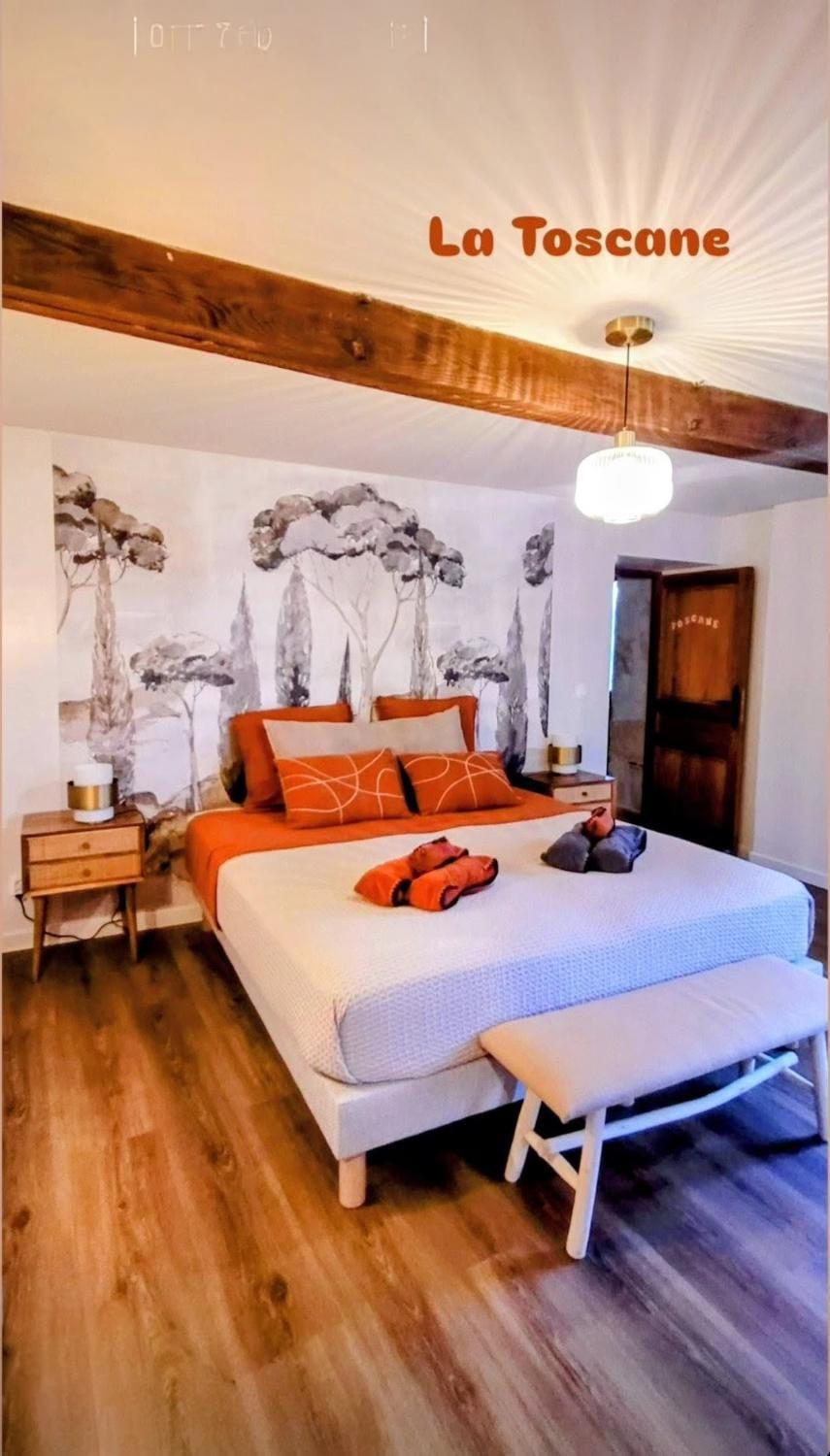 Bed, Bedroom