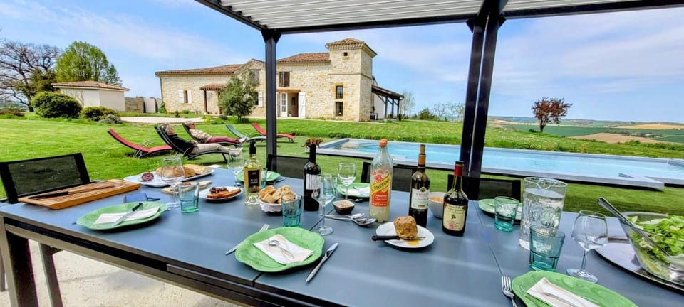 Patio, Natural landscape, Garden, View (from property/room), Food and drinks, Dining area, Garden view, Pool view, Swimming pool, Lunch, Dinner