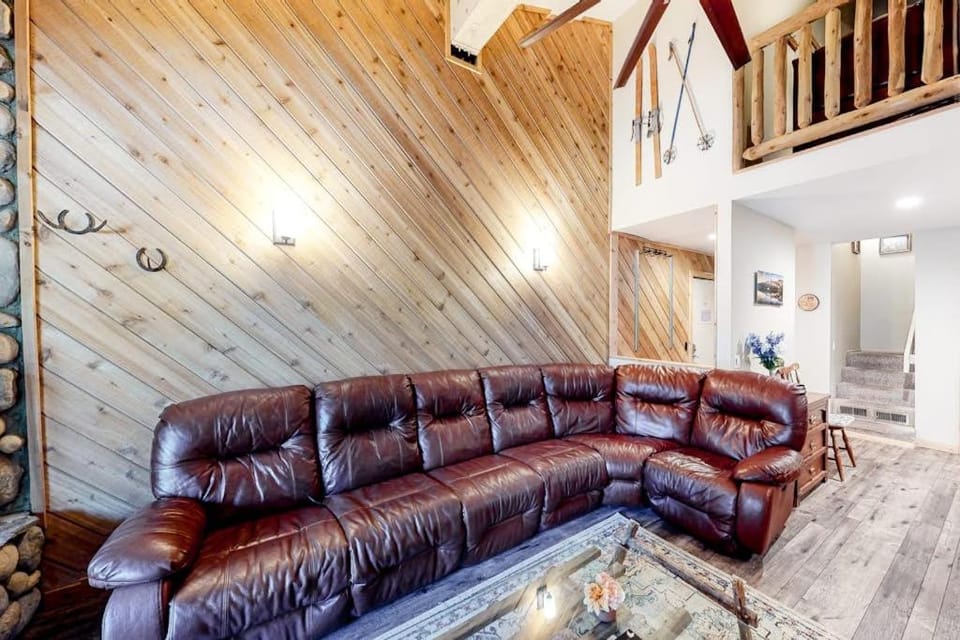 Crestview 48 Apartment in Mammoth Lakes
