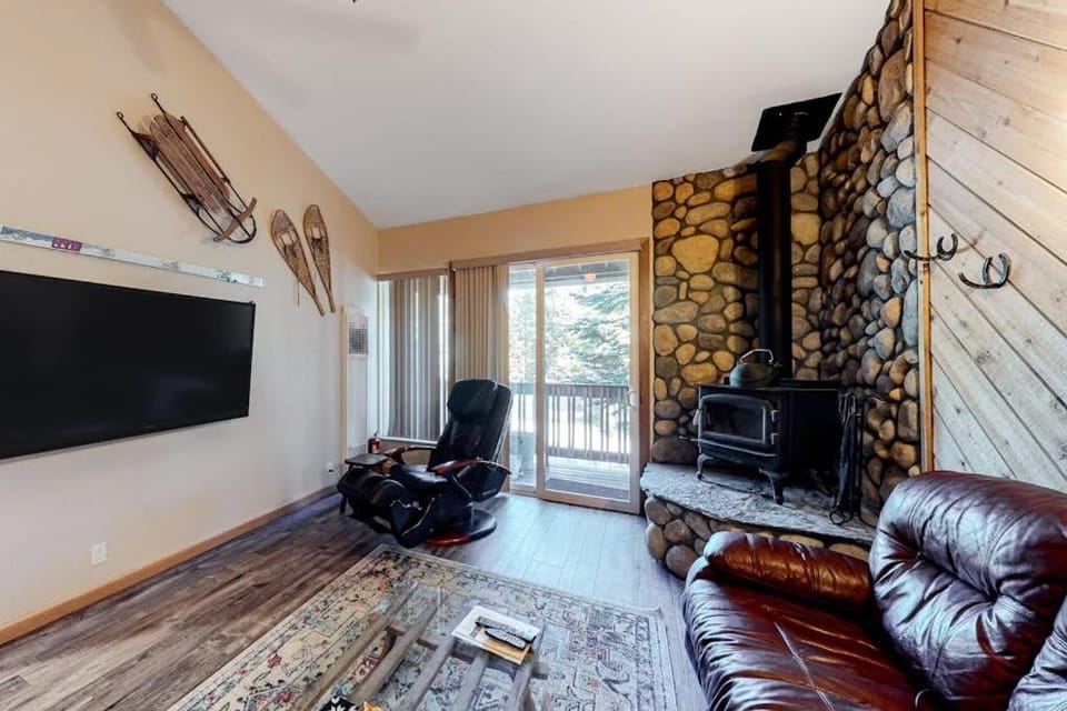 Crestview 48 Apartment in Mammoth Lakes