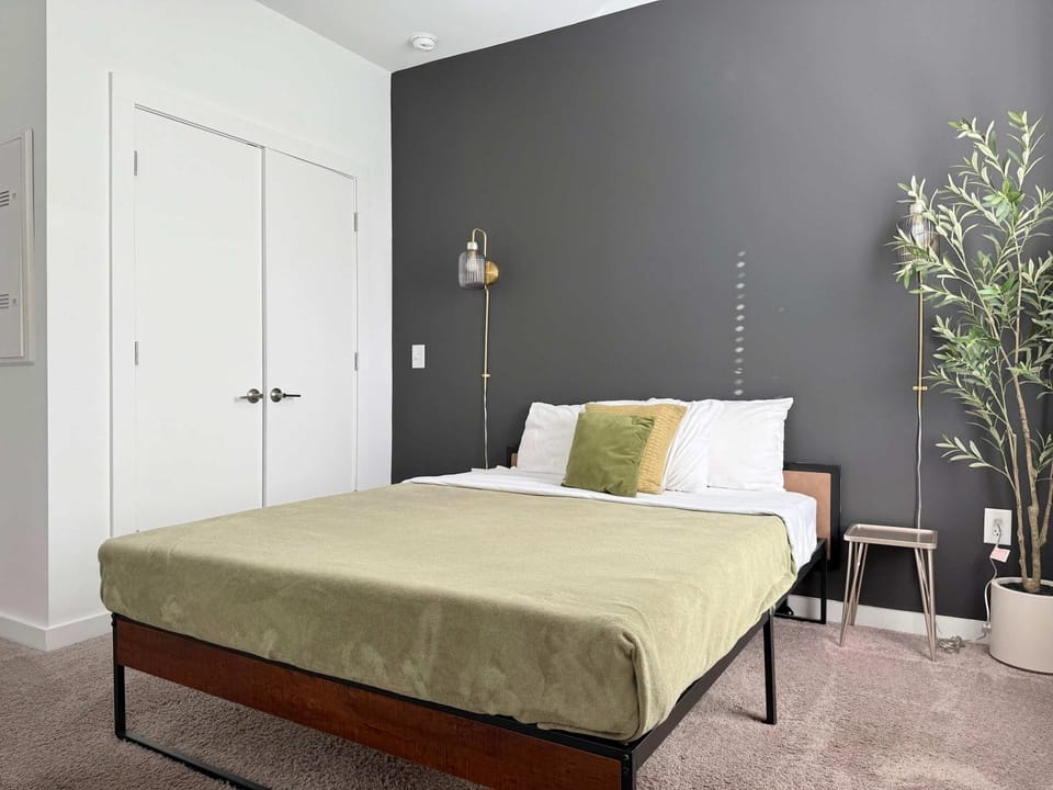 Luxury 4Beds 3Baths 2Balcony Penthouse 542Blvd House in Atlanta