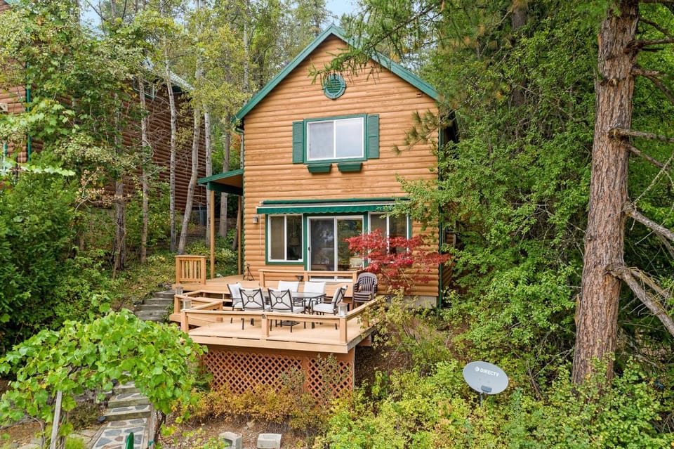 Hayden Lake Cabin in Hayden ID Cabin in Kootenai County