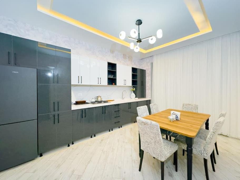 Kitchen or kitchenette, Dining area, stove