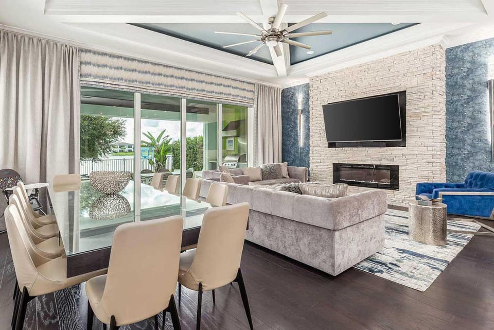 Estate with Arcade, Theater, Superhero BR, Near Parks Villa in Four Corners