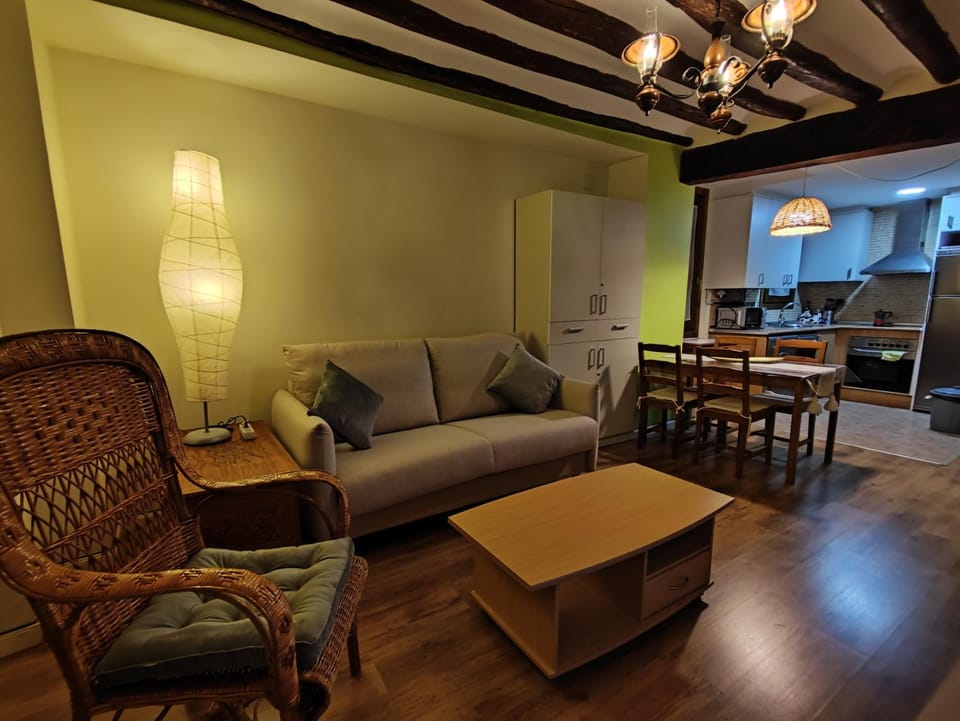 TV and multimedia, Kitchen or kitchenette, Living room