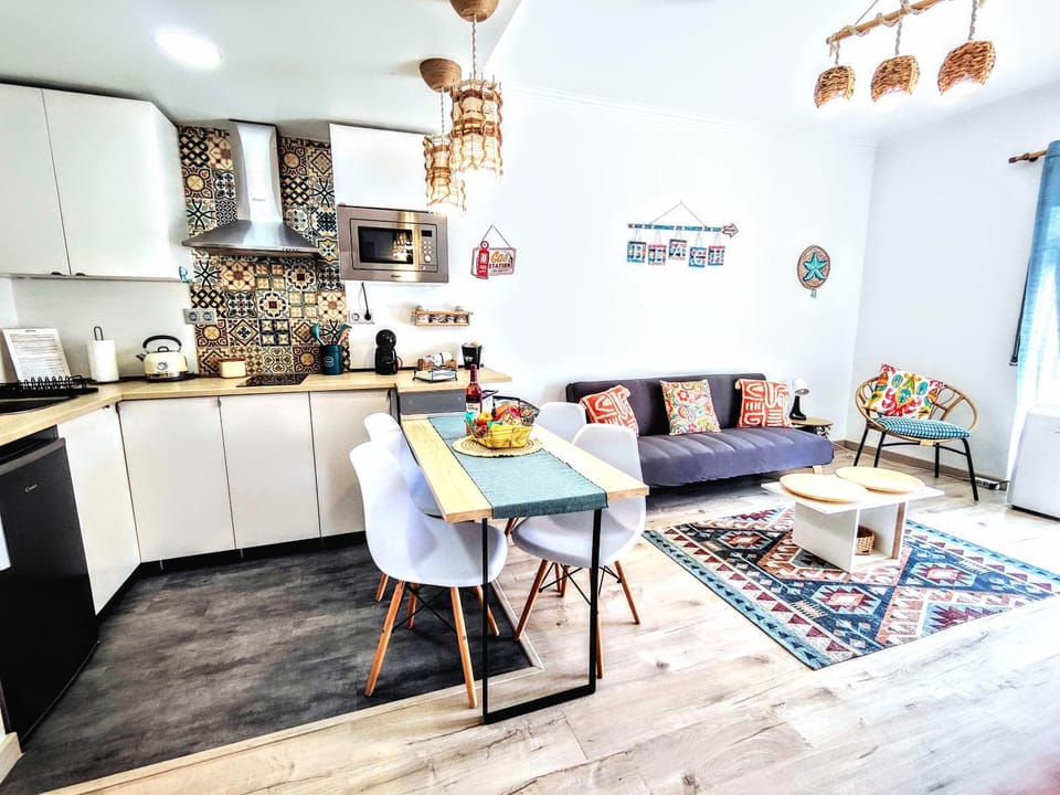 Sardine Beach House - Sea View Apartment in Costa da Caparica